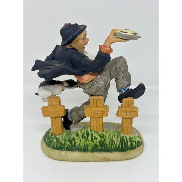 Norman Rockwell Caught in the Act Porcelain Figurine 1980 Danbury Mint - Picture 2 of 5
